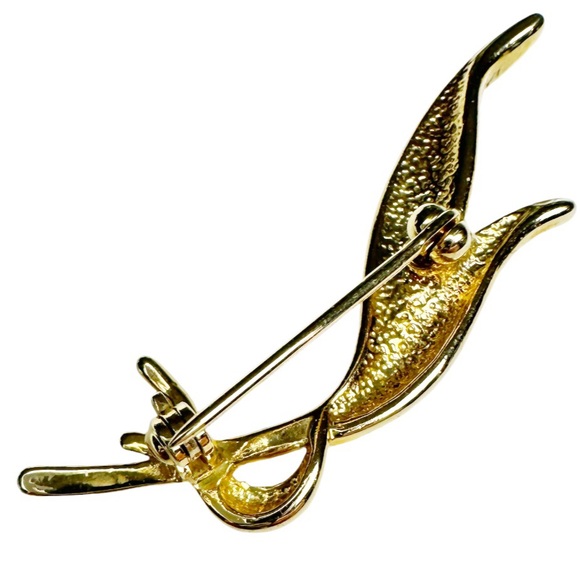 MCM Gold Textured Leaf Brooch - Picture 6 of 7